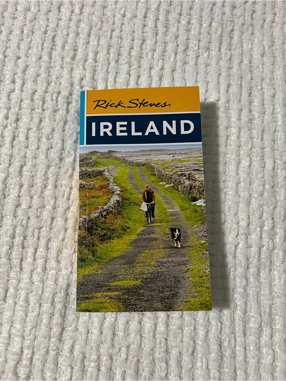 Rick Steves Ireland Travel Book - Picture 1 of 4